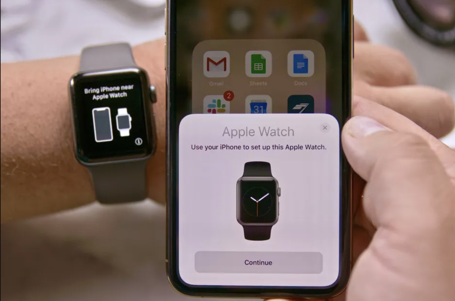 Кнопки на apple watch. Часы Эппл вотч 7. Айфон Эппл вотч 8. Айфон и часы эпл вотч. Айфон 13 Эппл вотч.