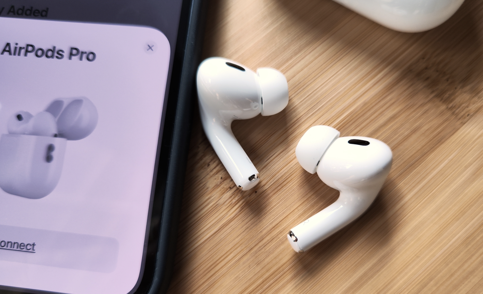 Обзор новых AirPods Pro 2 2023 с разъемом USB Type C: полезные фишки, о  которых забыли сообщить - Блог i-Ray