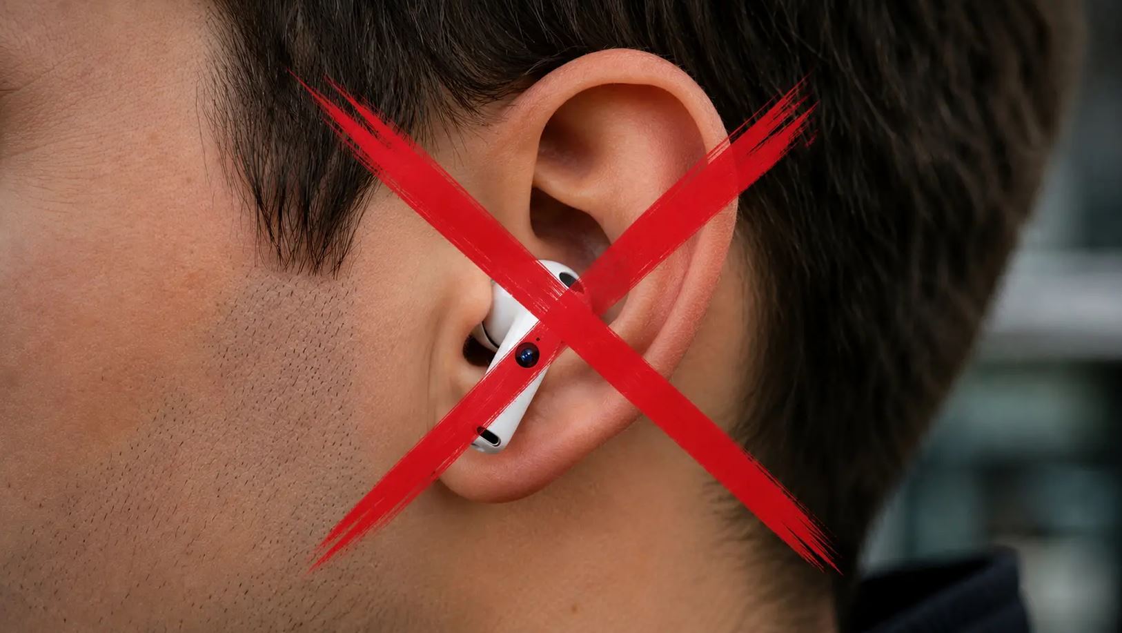 Концептуальная иллюстрация AirPods с камерой и знаком отмены