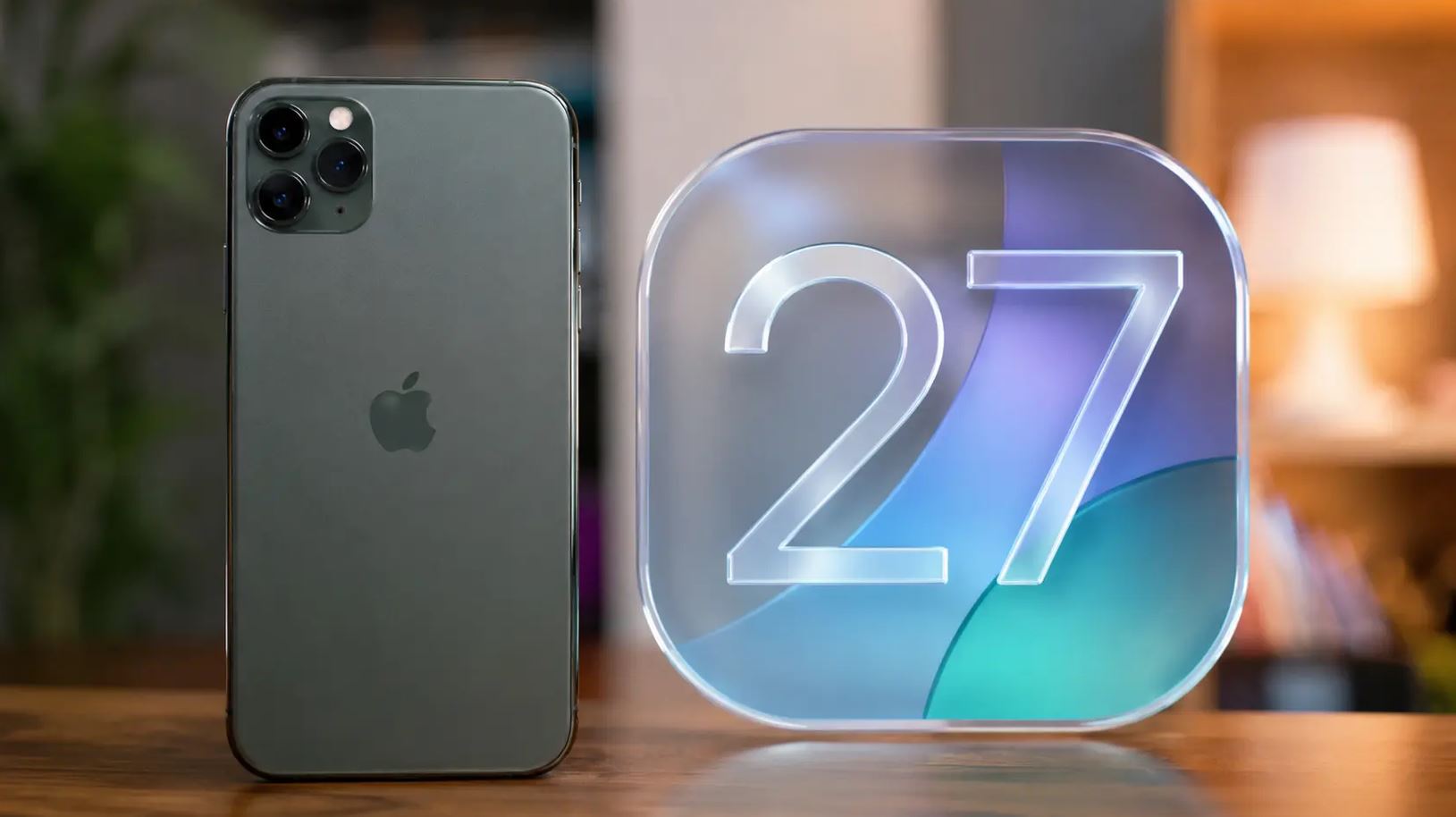 Старый Айфон рядом с логотипом iOS 27