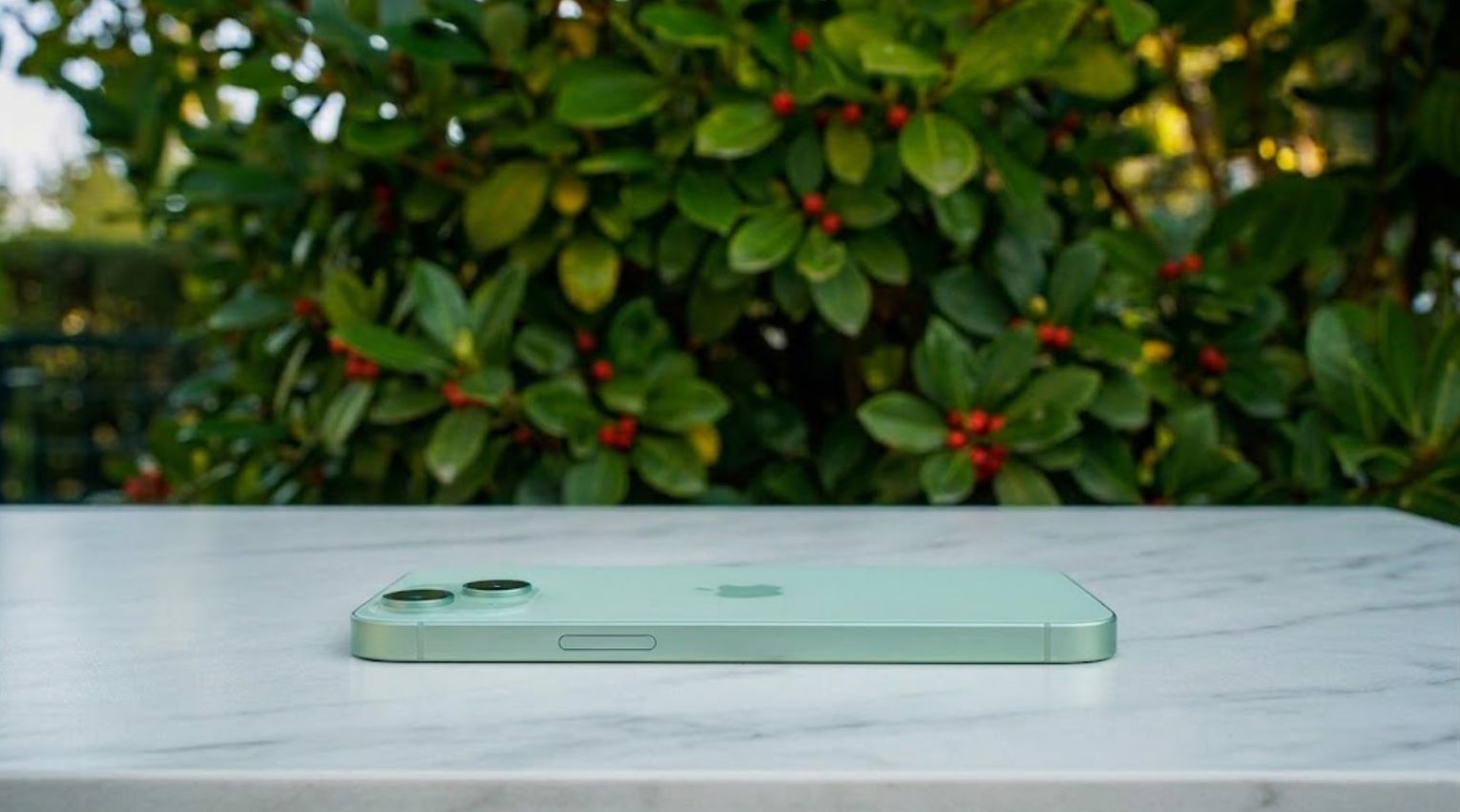 iPhone 15 Plus во время проверки скорости после обновления