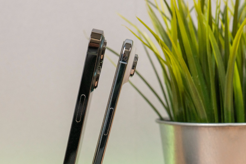 Разница в толщине корпусов iPhone Air и Pro