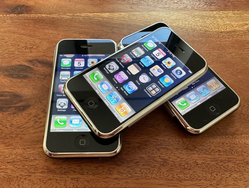 iPhone 2