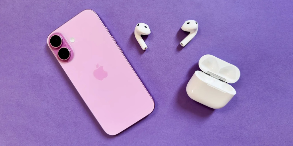 AirPods 4 и iPhone 16