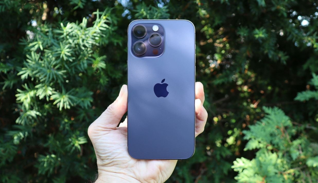 iPhone Ultra
